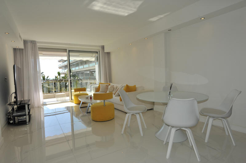 Cannes Locations, appartements et villas en location  Cannes, copyrights John and John Real Estate, photo Rf 275-07