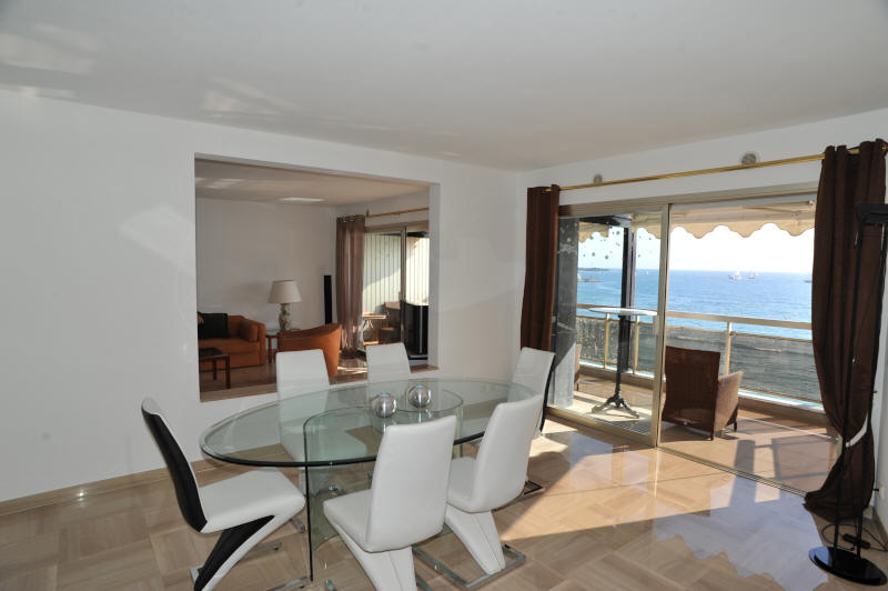 Cannes Locations, appartements et villas en location  Cannes, copyrights John and John Real Estate, photo Rf 280-06