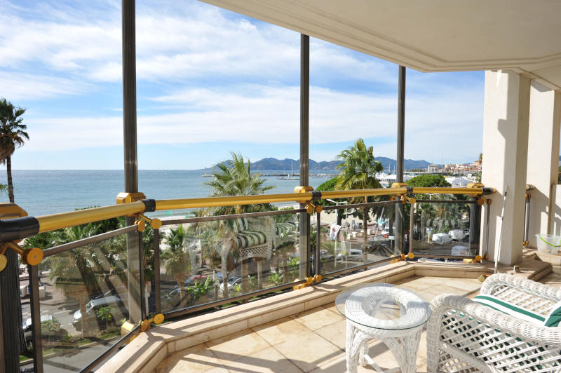 Cannes Locations, appartements et villas en location  Cannes, copyrights John and John Real Estate, photo Rf 288-03