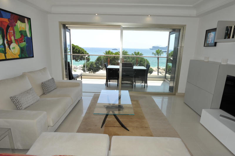 Cannes Locations, appartements et villas en location  Cannes, copyrights John and John Real Estate, photo Rf 298-09