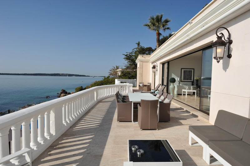 Cannes Locations, appartements et villas en location  Cannes, copyrights John and John Real Estate, photo Rf 322-06