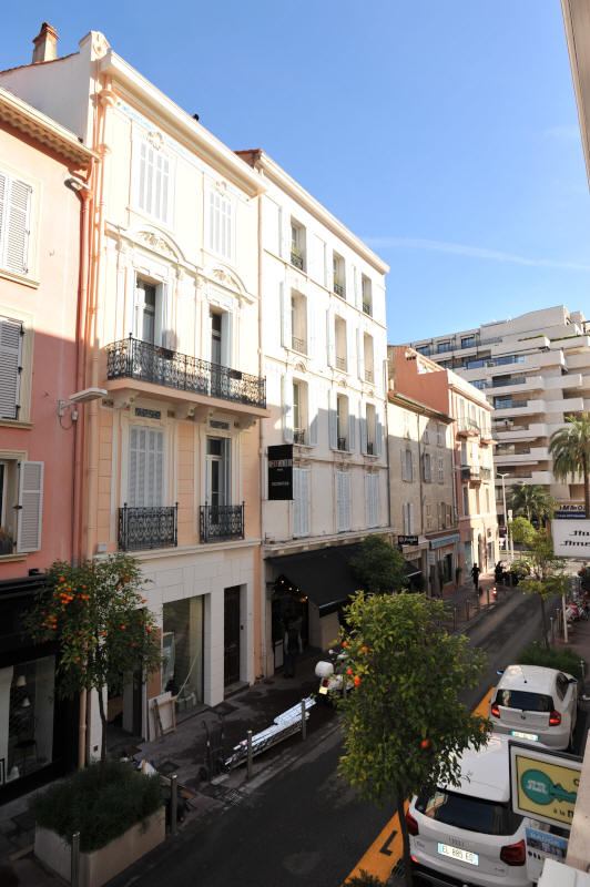 Cannes Locations, appartements et villas en location  Cannes, copyrights John and John Real Estate, photo Rf 324-06