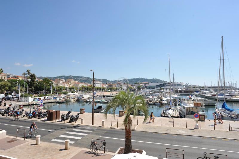 Cannes Locations, appartements et villas en location  Cannes, copyrights John and John Real Estate, photo Rf 337-03