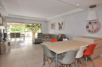 Cannes Locations, appartements et villas en location  Cannes, copyrights John and John Real Estate, photo Rf 341-08