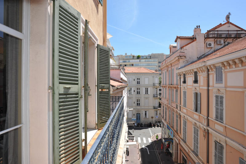 Cannes Locations, appartements et villas en location  Cannes, copyrights John and John Real Estate, photo Rf 343-01