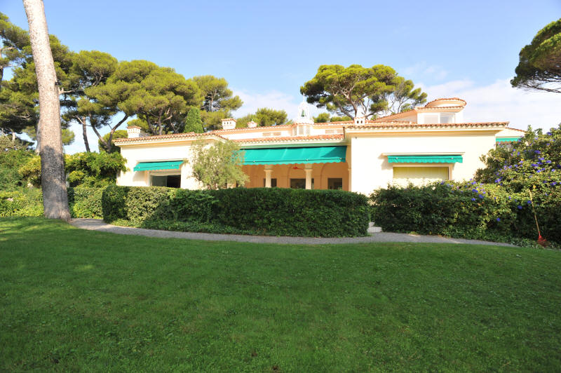 Cannes Locations, appartements et villas en location  Cannes, copyrights John and John Real Estate, photo Rf 354-01