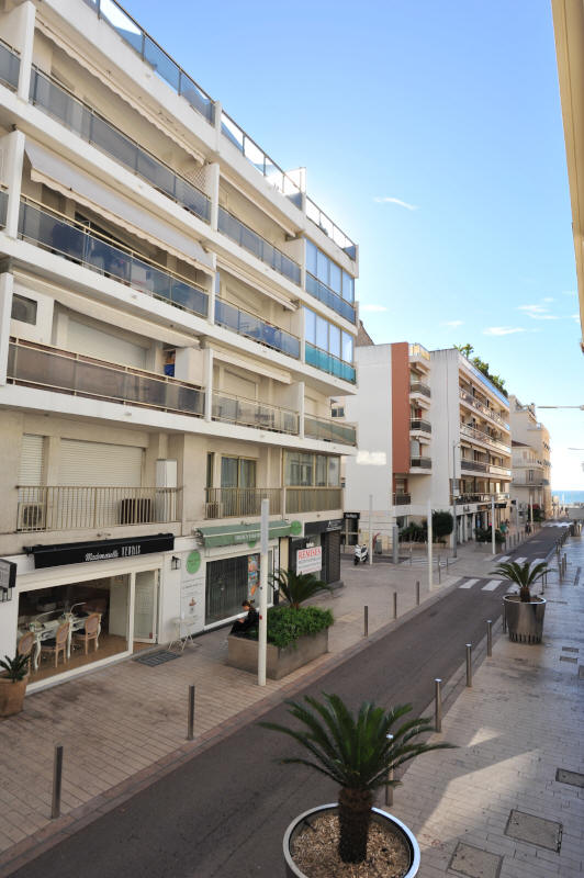 Cannes Locations, appartements et villas en location  Cannes, copyrights John and John Real Estate, photo Rf 404-01