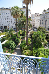 Cannes Locations, appartements et villas en location  Cannes, copyrights John and John Real Estate, photo Rf 463-32